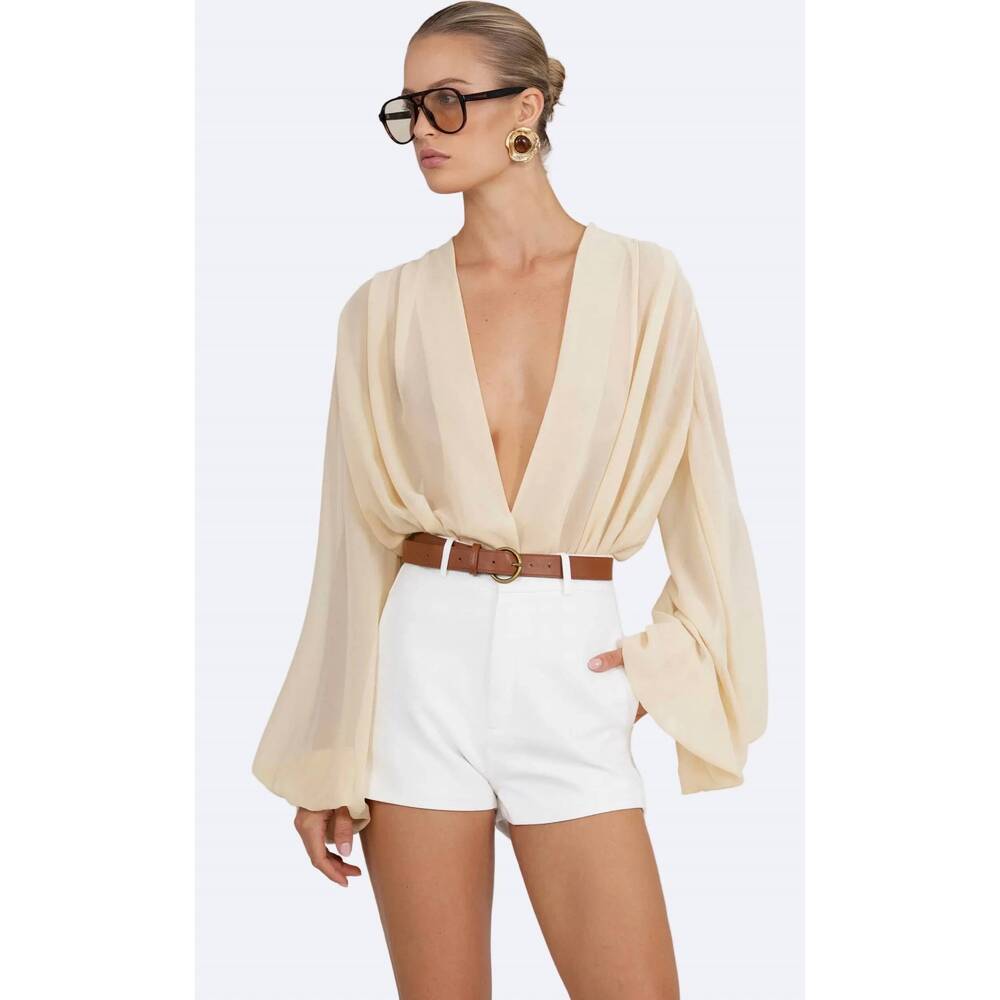 NEW NONCHALANT LABEL gia short in white